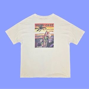 1996 Mardi Gras Galveston t shirt 🌴🎷
Man playing sac on old timey car!